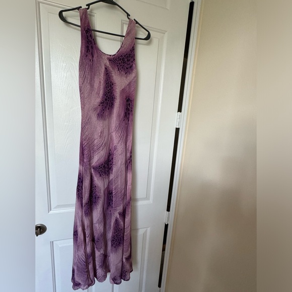 2 looks in one full length dress. Pinks and purple animal and feather prints - Picture 6 of 9